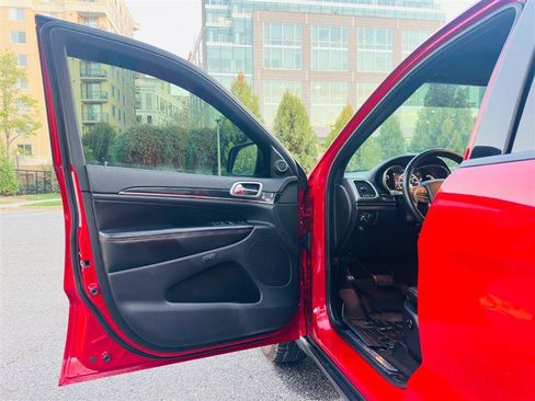 Used 2017 Jeep Grand Cherokee Trailhawk image 23