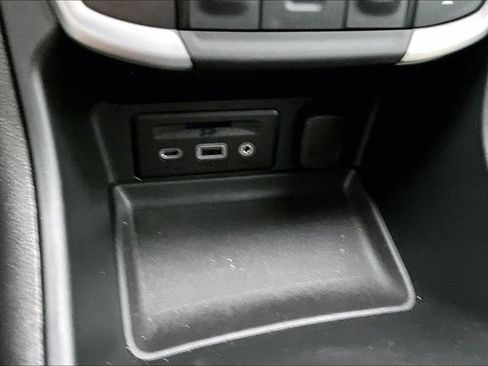 Used 2024 GMC Terrain SLT image 14