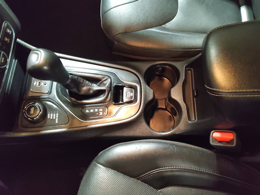 Used 2020 Jeep Cherokee Limited AWD/4WD image 26