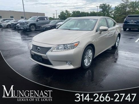 Used 2015 Lexus ES 350 w/ Luxury Package FWD image 1