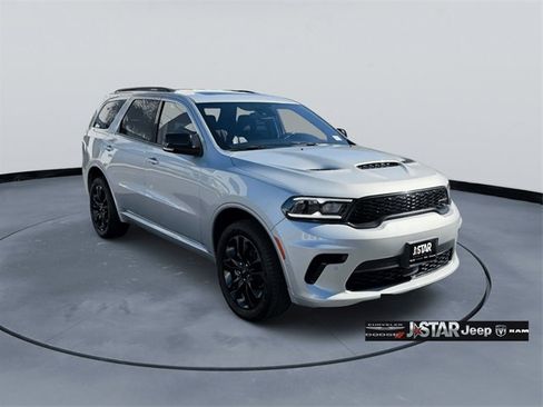 Used 2024 Dodge Durango GT image 3
