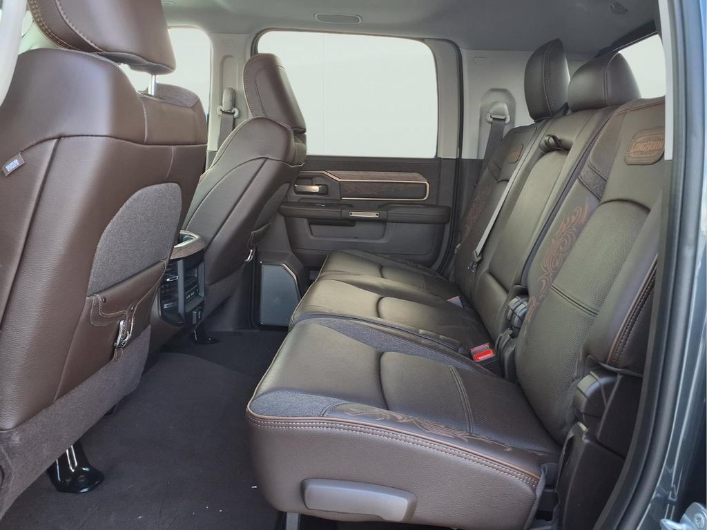 New 2026 RAM 2500 Limited AWD/4WD image 9