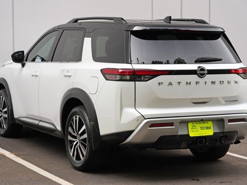 Used 2025 Nissan Pathfinder Platinum FWD image 51