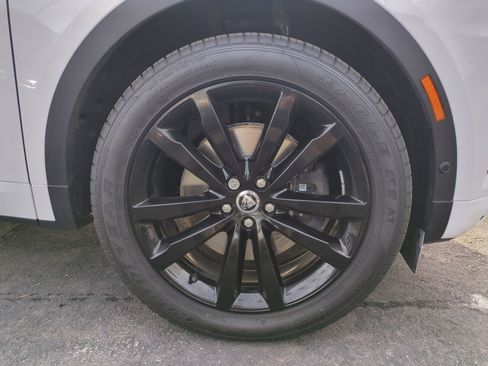 Used 2024 Jaguar E-PACE R-Dynamic SE image 9