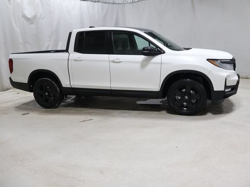 New 2026 Honda Ridgeline Black Edition image 5