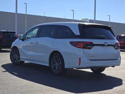 New 2026 Honda Odyssey Touring image 21