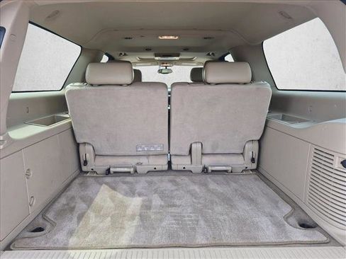 Used 2011 Chevrolet Suburban LTZ RWD image 6