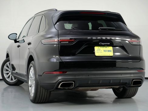 Used 2022 Porsche Cayenne Platinum Edition image 6