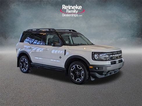Used 2023 Ford Bronco Sport Outer Banks w/ Tech Package image 3