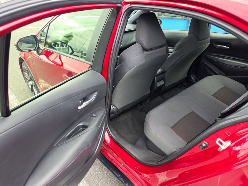 Used 2024 Toyota Corolla SE w/ SE Package FWD image 15