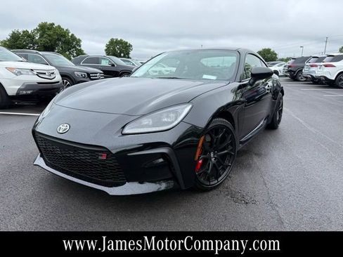 Used 2025 Toyota GR86 Premium w/ Performance Package RWD image 1