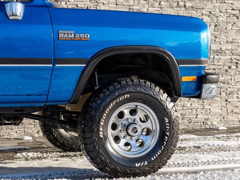 Used 1992 Dodge D/W Truck 250 image 10