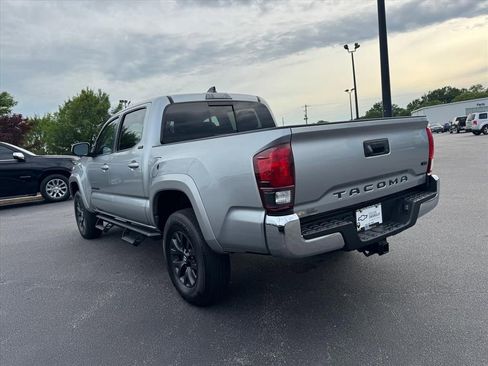 Used 2023 Toyota Tacoma SR5 RWD image 5