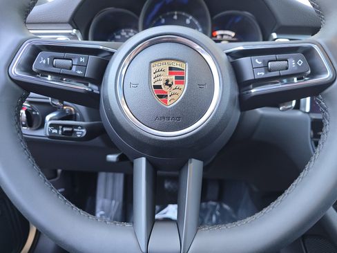 New 2026 Porsche Macan AWD/4WD image 18