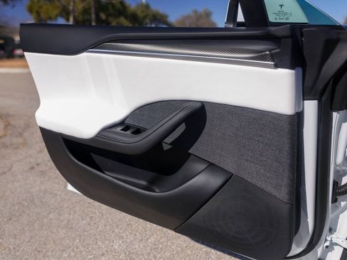 Used 2025 Tesla Model S Plaid image 21