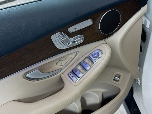 Used 2022 Mercedes-Benz GLC 300 4MATIC image 20