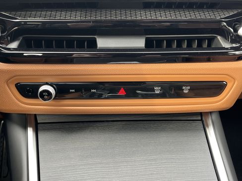 New 2026 BMW 330i Sedan w/ M Sport Package image 6