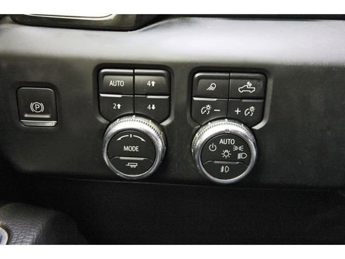 Used 2024 GMC Sierra 3500 Denali w/ Denali Reserve Package AWD/4WD image 21