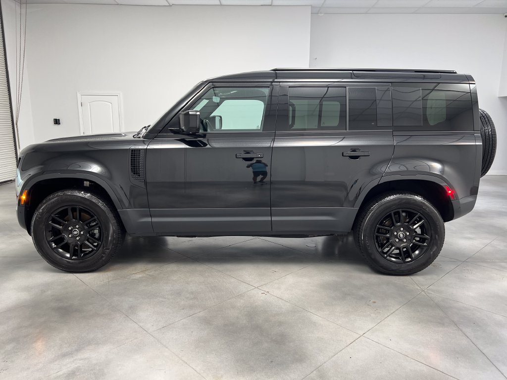 Used 2025 Land Rover Defender 110 S AWD/4WD image 5