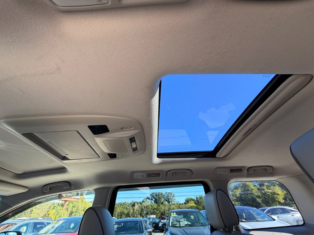 Used 2015 Nissan Quest SL w/ Bose Package FWD image 14