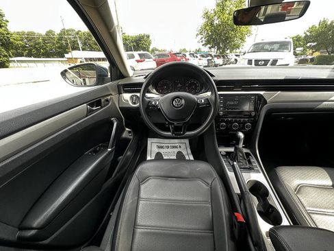 Used 2021 Volkswagen Passat 2.0T SE image 23