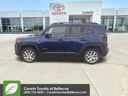 Used 2016 Jeep Renegade Latitude w/ Cold Weather Group AWD/4WD image 35