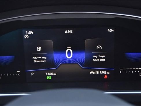 Certified 2022 Volkswagen Tiguan SE w/ Panoramic Sunroof Package image 12