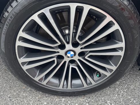 Used 2018 BMW 540i xDrive w/ Premium Package image 16