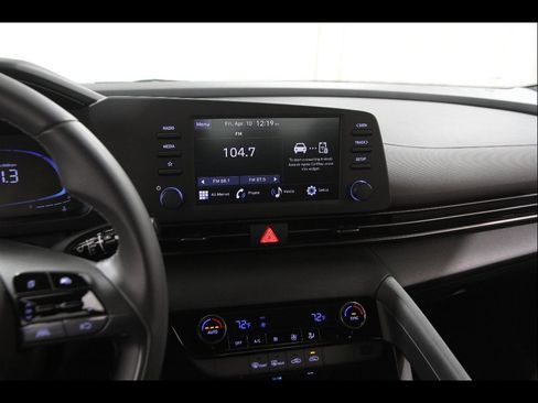 Certified 2025 Hyundai Elantra Sport FWD image 9