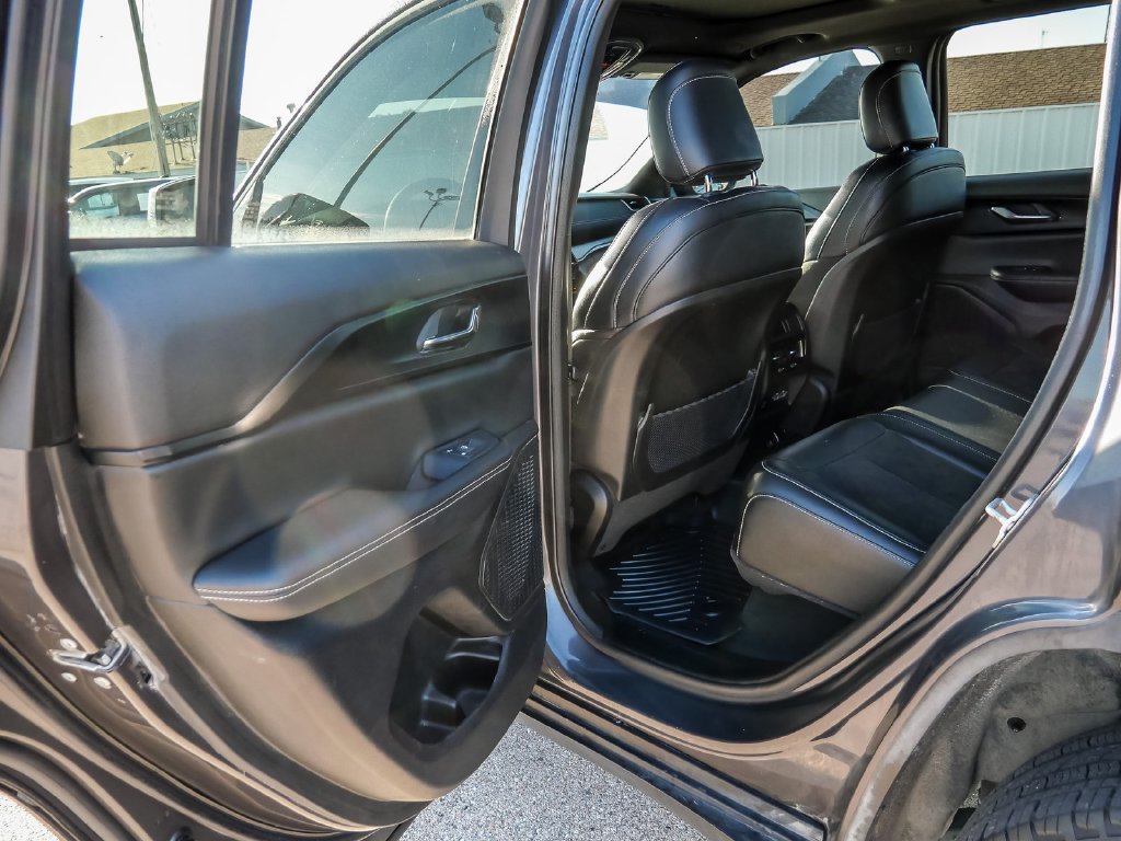Used 2024 Jeep Grand Cherokee Altitude RWD image 24