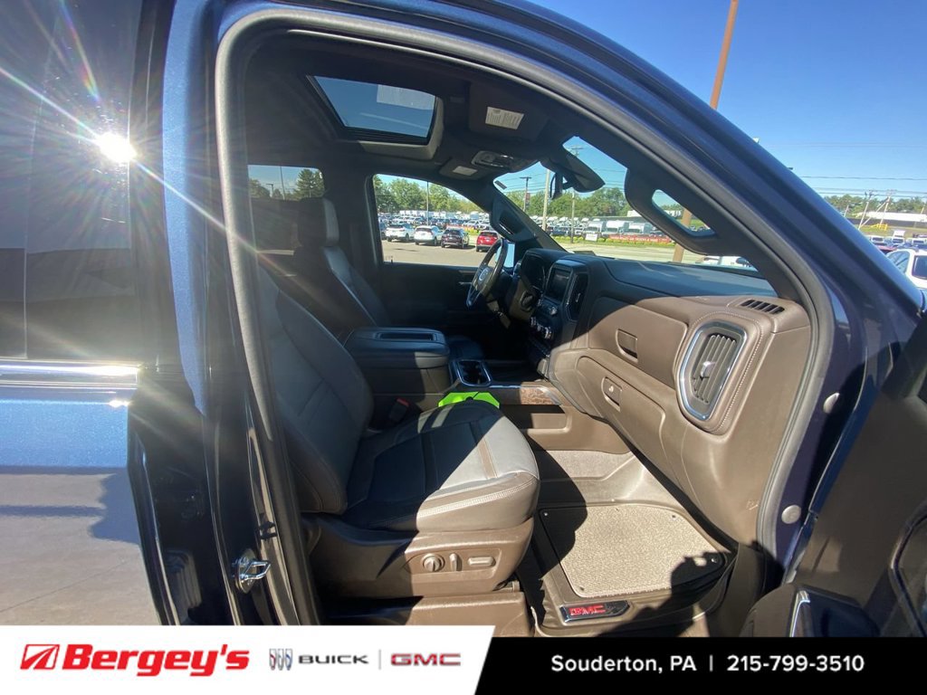 Used 2022 GMC Sierra 1500 Denali w/ Denali Premium Package AWD/4WD image 32