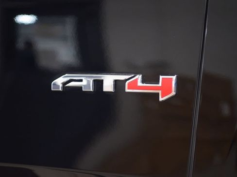 Used 2024 GMC Yukon AT4 AWD/4WD image 17