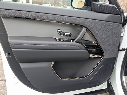 Used 2025 Land Rover Range Rover Sport Dynamic SE AWD/4WD image 13