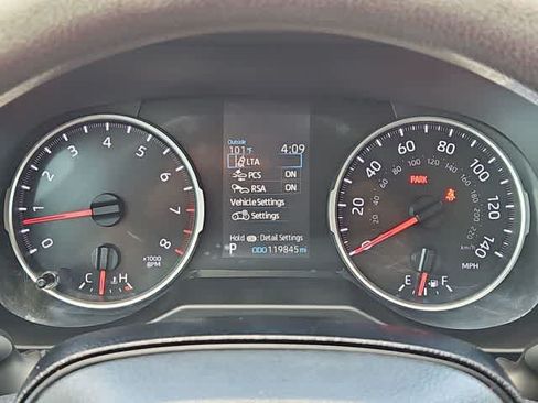 Used 2021 Toyota RAV4 LE FWD image 27