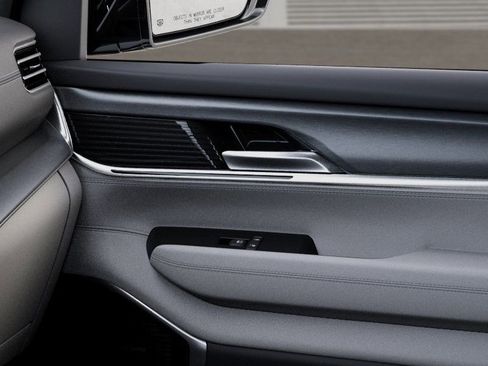 New 2025 Jeep Wagoneer L Series II AWD/4WD image 25