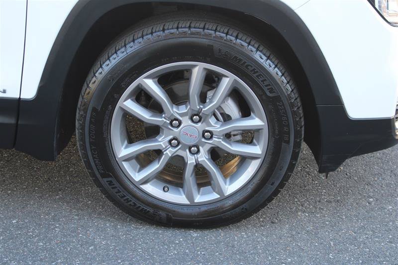 Used 2024 GMC Terrain SLT AWD/4WD image 8