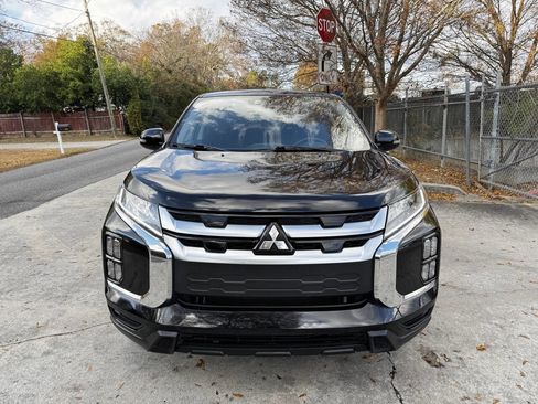 Used 2021 Mitsubishi Outlander Sport SE image 2