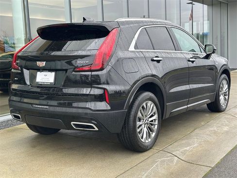 Certified 2025 Cadillac XT4 Premium Luxury image 5