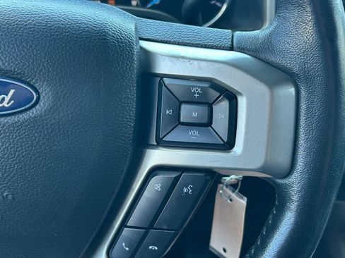 Used 2022 Ford F250 Lariat w/ Lariat Value Package AWD/4WD image 39