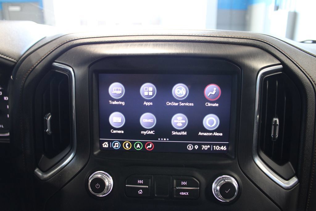 Used 2022 GMC Sierra 1500 AT4 w/ Technology Package AWD/4WD image 17