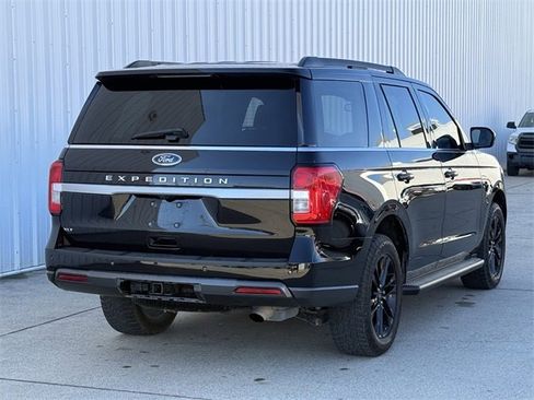 Used 2022 Ford Expedition XLT image 4