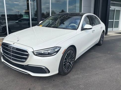 Used 2023 Mercedes-Benz S 500 4MATIC image 2