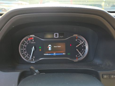 Used 2017 Honda Pilot EX-L image 2