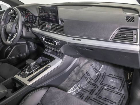 Used 2024 Audi Q5 e Premium Plus w/ Premium Plus Package image 44