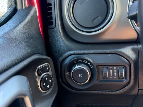 Used 2021 Jeep Wrangler Sport S image 20