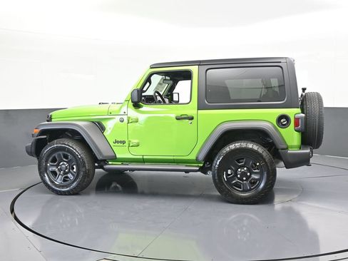 Used 2025 Jeep Wrangler Sport image 3