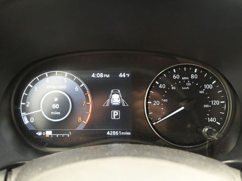 Used 2024 Nissan Kicks SV image 10