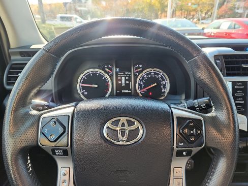 Used 2022 Toyota 4Runner TRD Sport image 19