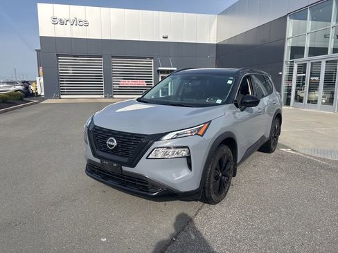 Used 2023 Nissan Rogue SV w/ SV Premium B Package image 3