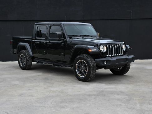Used 2023 Jeep Gladiator Overland AWD/4WD image 4